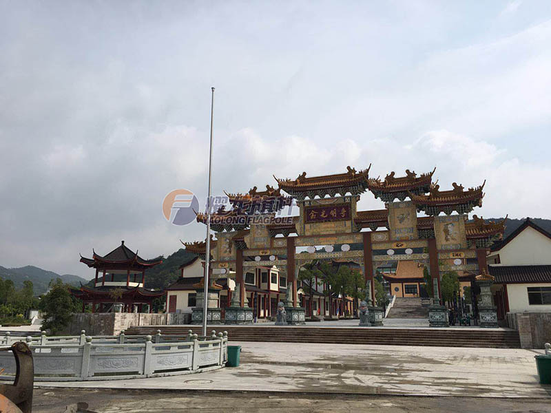 耀龙99香蕉视频为福建漳州诏安县金光明寺安装寺庙旗